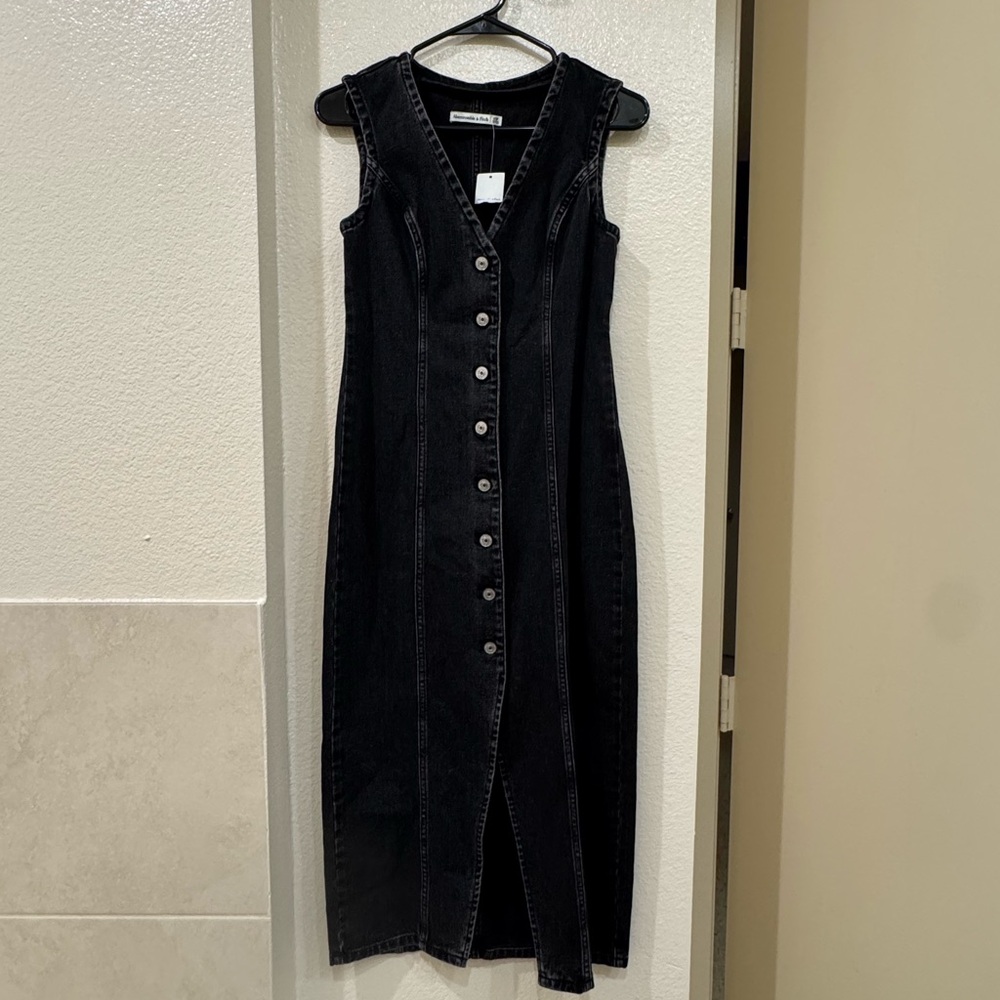 A&F Mara Vest Midi Dress